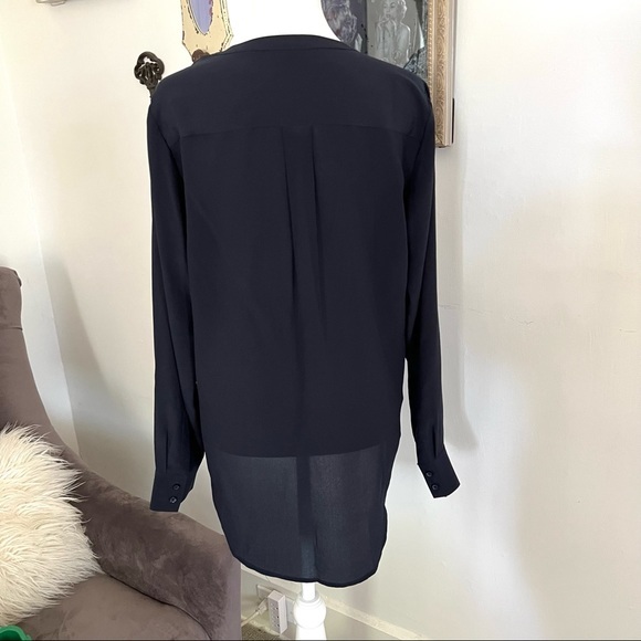 Ann Taylor Silk Navy Blue Blouse Small with pockets V-neck - Picture 2 of 6